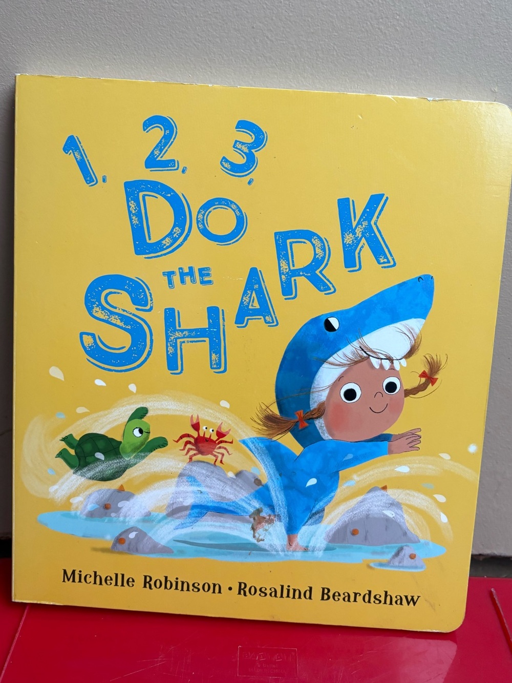 1,2,3 do the shark large board book